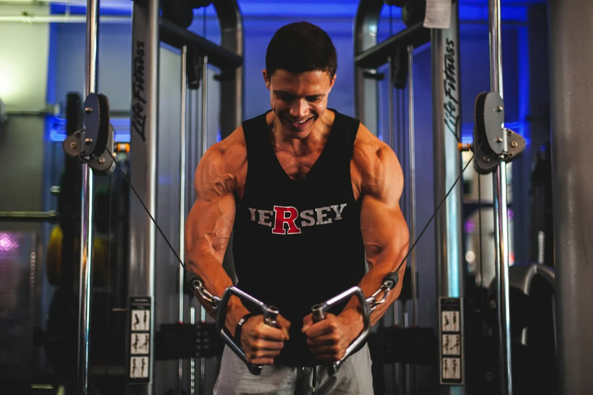 Mit „Heavy Duty“-Training maximal aufbauen: Die Wissenschaft hinter dem Muskelaufbau in minimaler Zeit