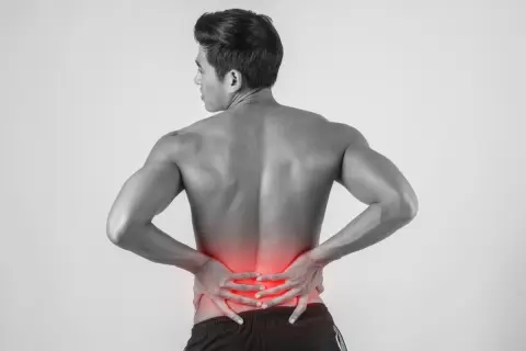 Training despite back pain – wise or dangerous? Your guide to a strong, pain-free back