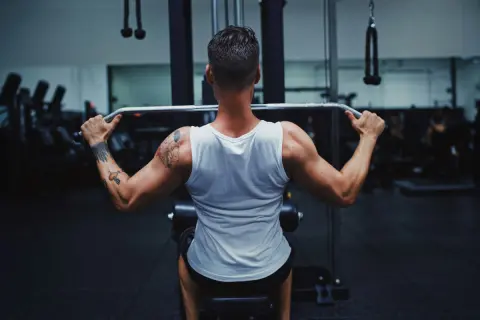 Lat Pulldown: Technique, Benefits, and Common Mistakes