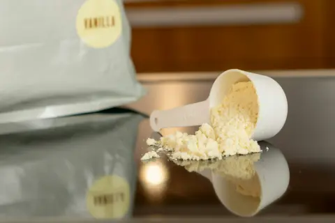 减肥用的蛋白粉——合理还是被高估？这就是蛋白质如何真正帮助你减脂。