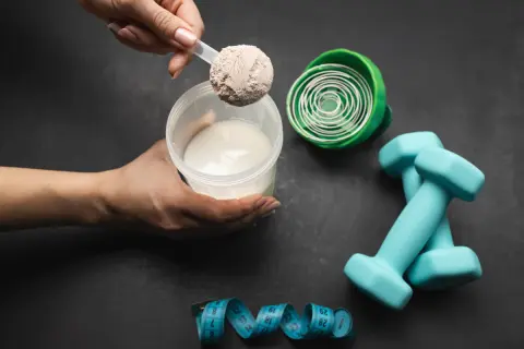 Protein Tozunu Süt İle Mi? Su İle Mi Karıştırıyorsunuz? Protein Tozunu Süt İle Mi? Su İle Mi Karıştırıyorsunuz?